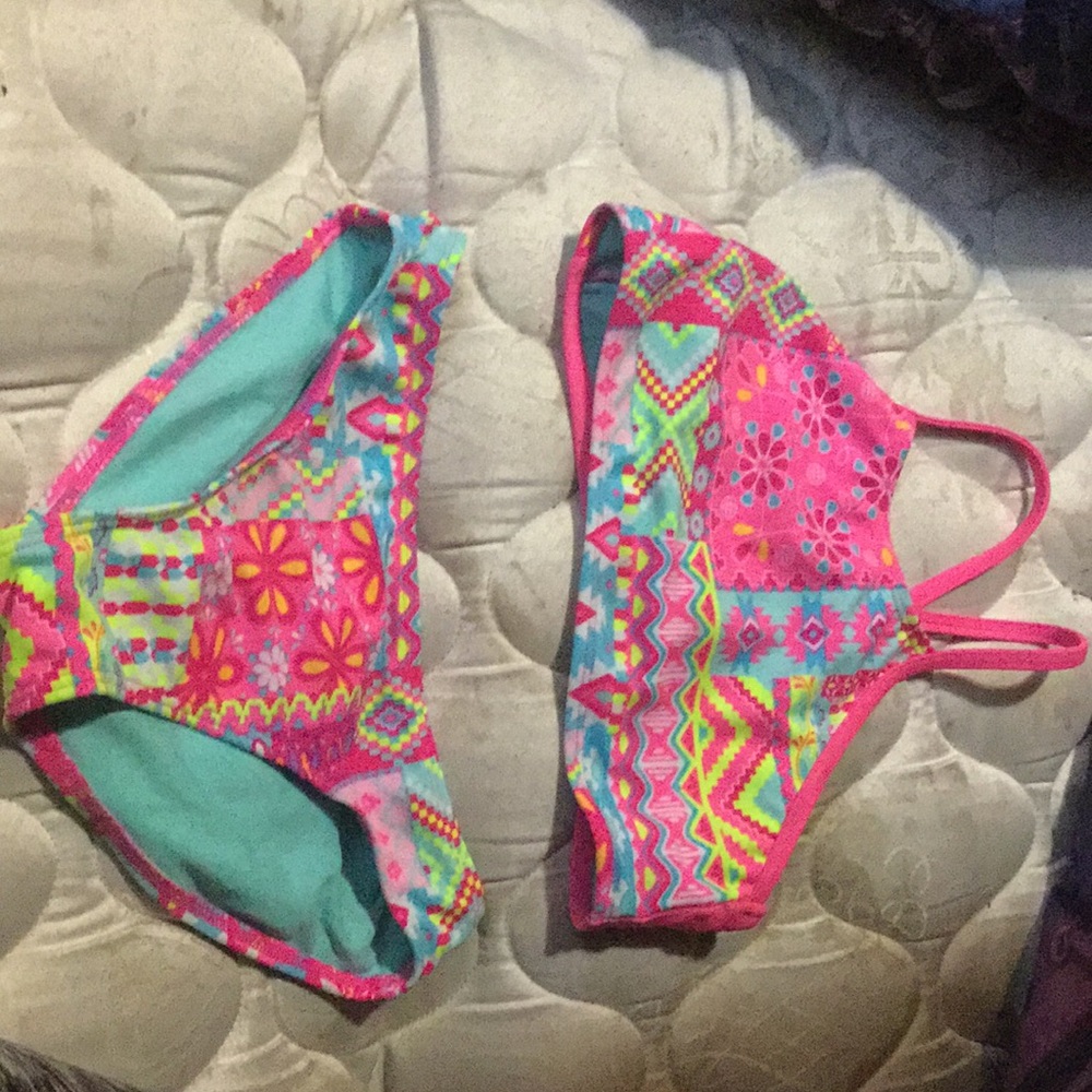 Two price baiting suit